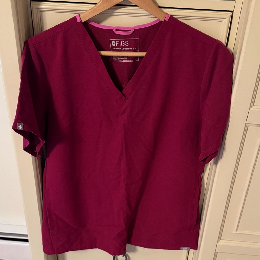 Figs Women's Short Sleeve Top in Cranberry/Burgundy